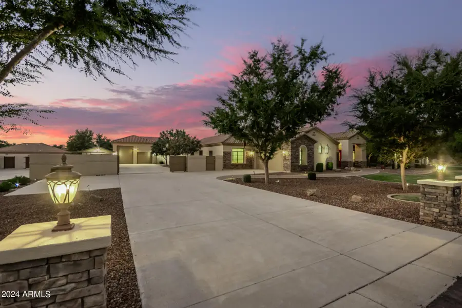 2744 E Country Shadows Court, Gilbert, AZ 85298 - #2