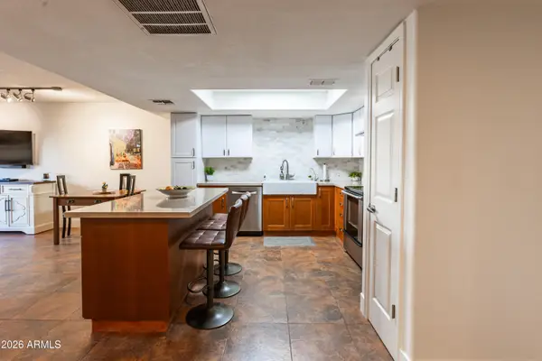 7830 E Camelback Road #102, Scottsdale, AZ 85251