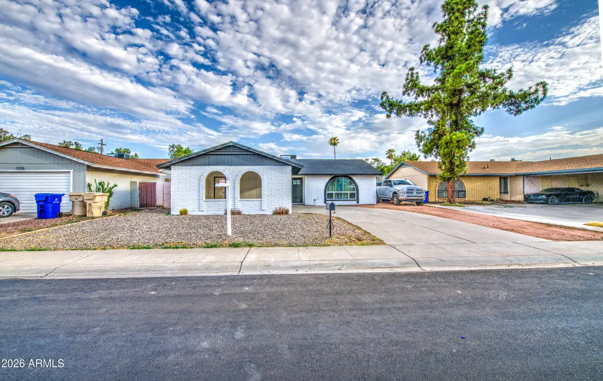 6427 W Lawrence Road, Glendale, AZ 85301 - #1