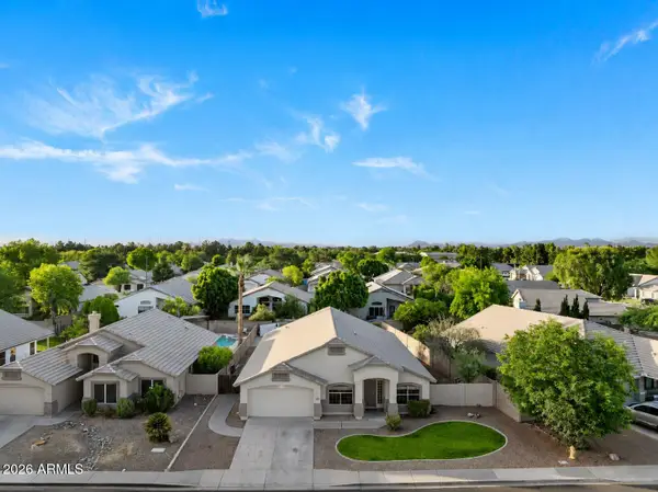 2132 E Smoke Tree Road, Gilbert, AZ 85296