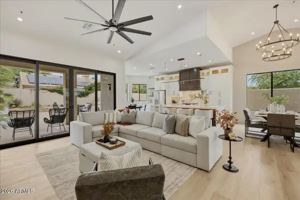 9034 E Helm Drive, Scottsdale, AZ 85260