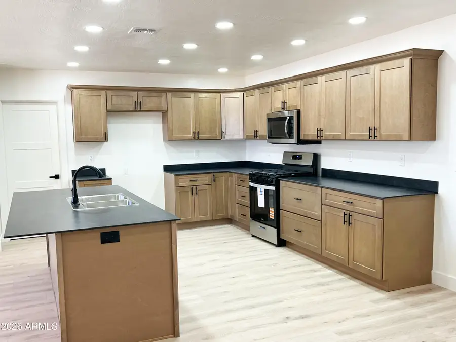109 Encanto Drive, Holbrook, AZ 86025 - #3
