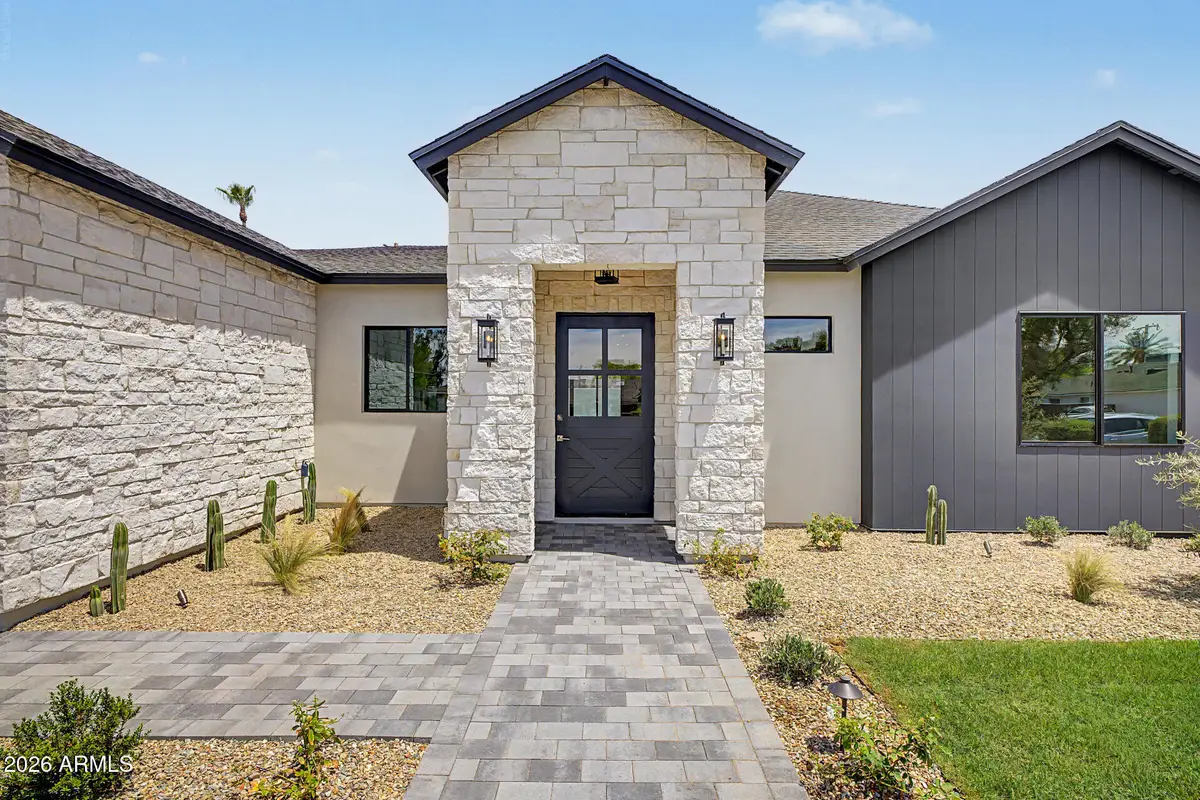 3210 E Oregon Avenue, Phoenix, AZ 85018 - #1