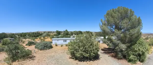 17414 E Meadow Lane, Mayer, AZ 86333