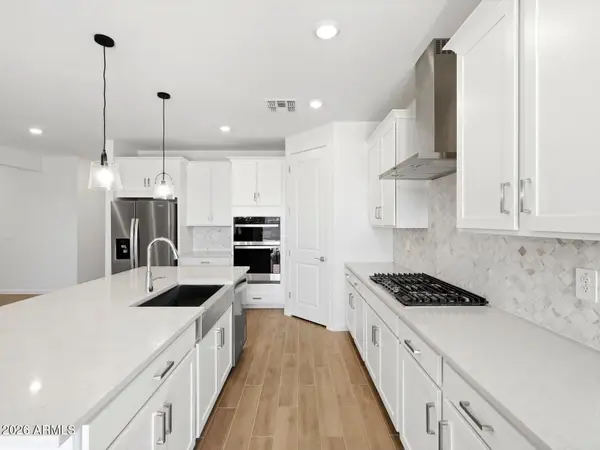 292 W Flatiron Trail, Apache Junction, AZ 85120