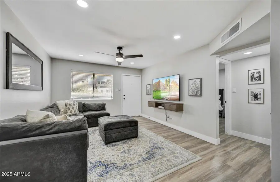 3301 E Earll Drive #102, Phoenix, AZ 85018 - #2