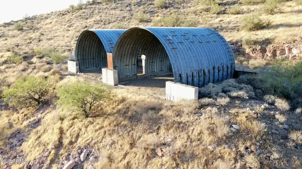 44000 N 10th Street, New River, AZ 85087