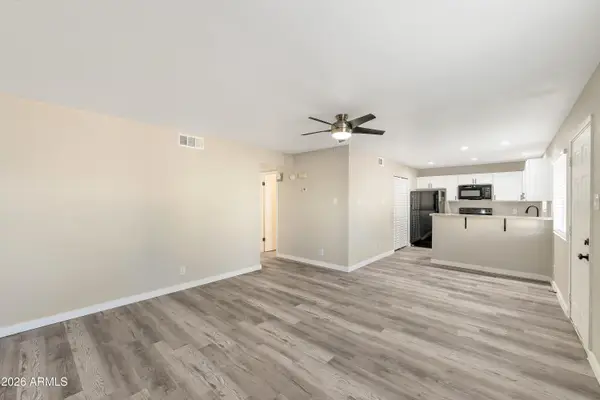 2726 E Beck Lane, Phoenix, AZ 85032