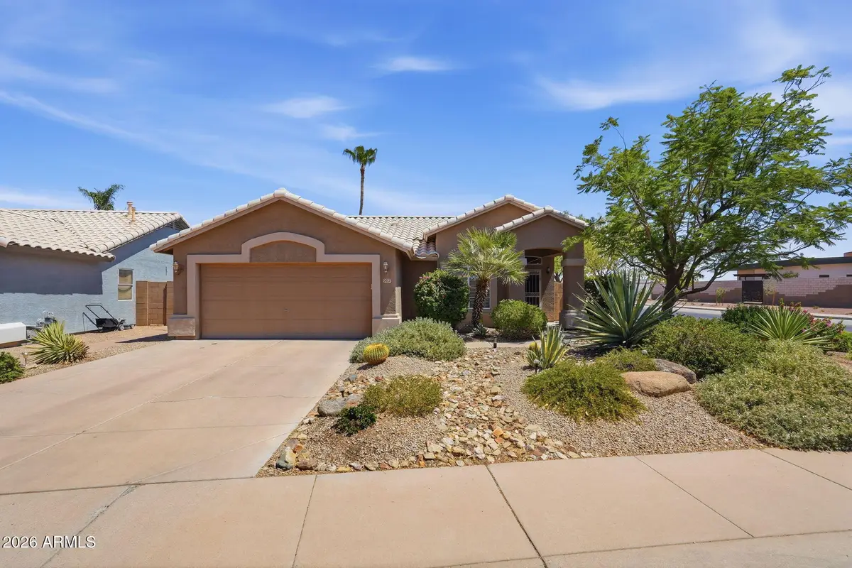 207 E Devon Drive, Gilbert, AZ 85296 - #1