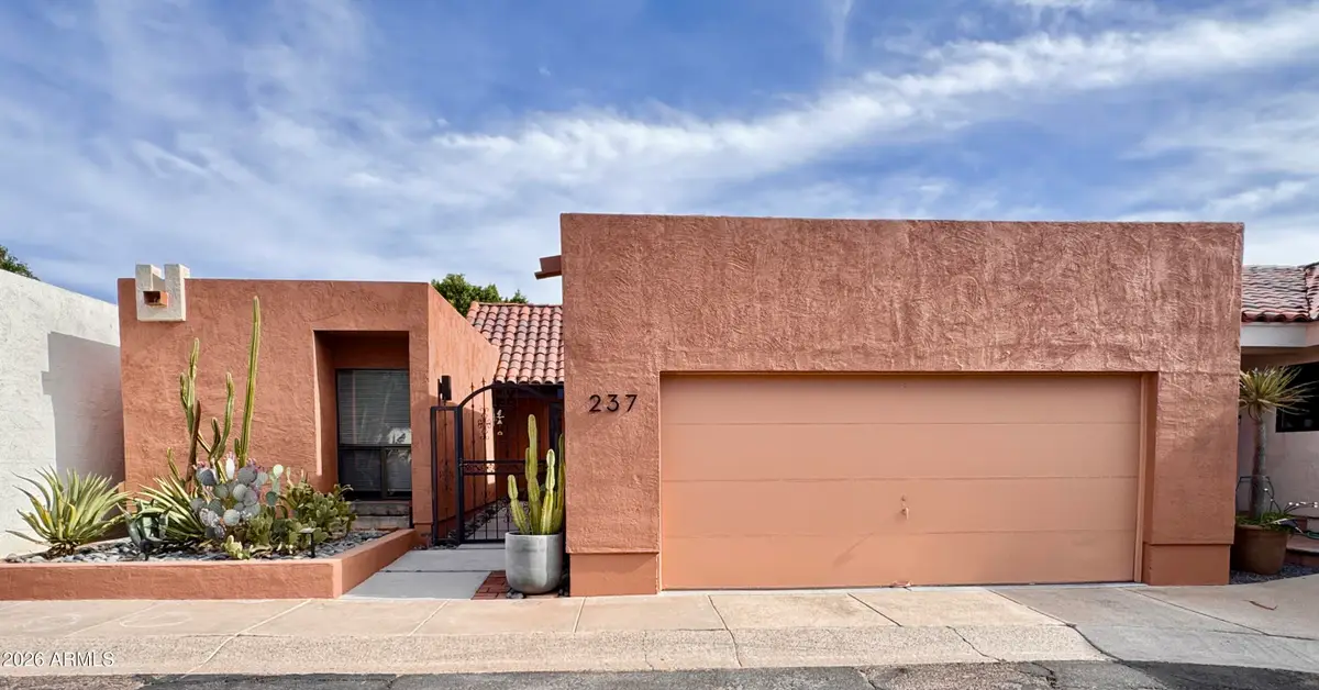 237 W Denton Lane, Phoenix, AZ 85013 - #1