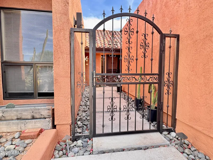 237 W Denton Lane, Phoenix, AZ 85013 - #3