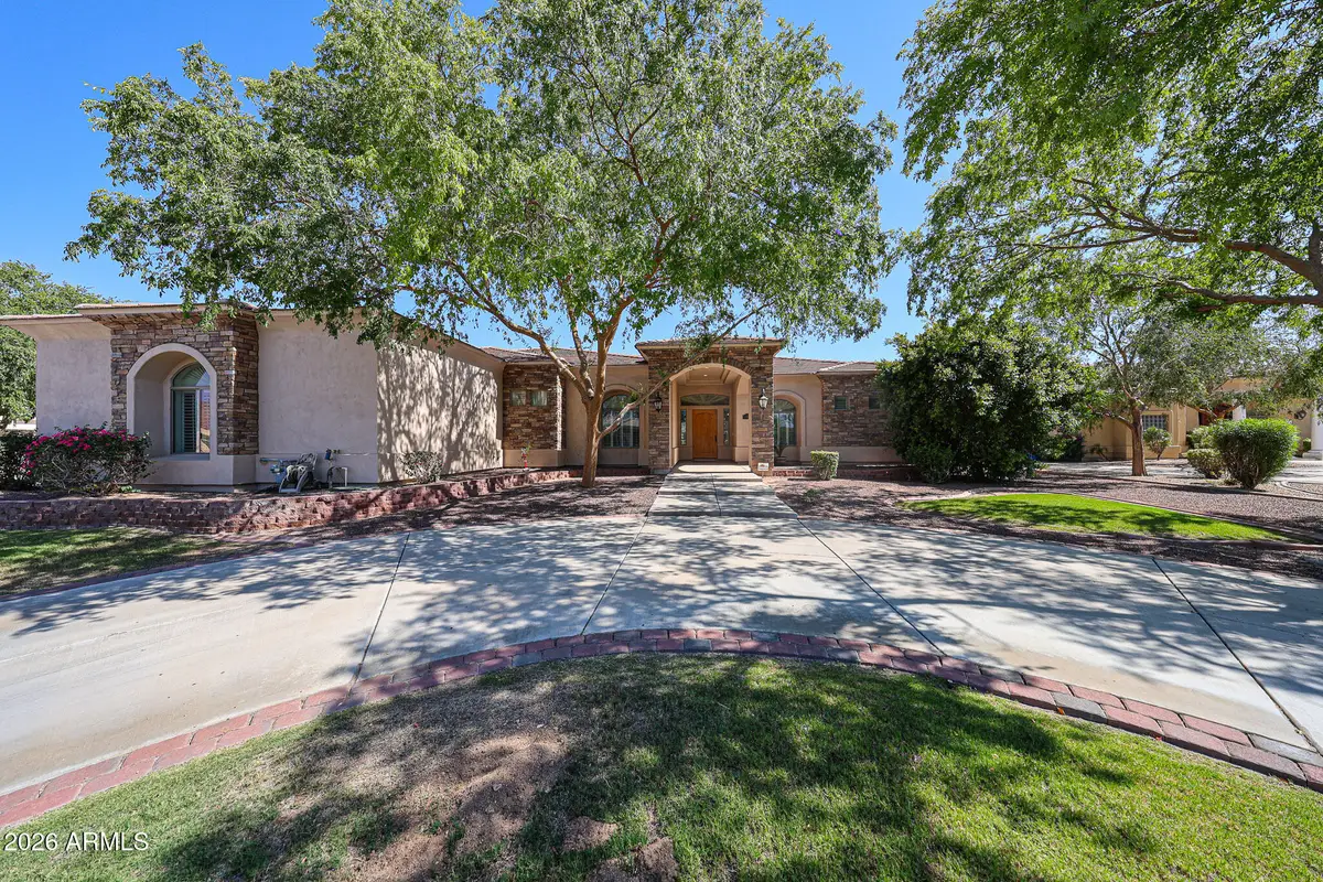 925 E Valencia Drive, Phoenix, AZ 85042 - #1