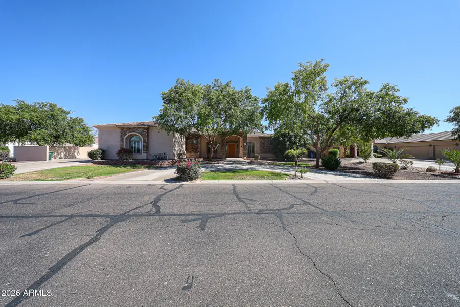 925 E Valencia Drive, Phoenix, AZ 85042 - #2