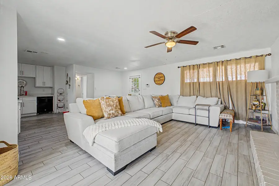5201 W Wilshire Drive, Phoenix, AZ 85035 - #3