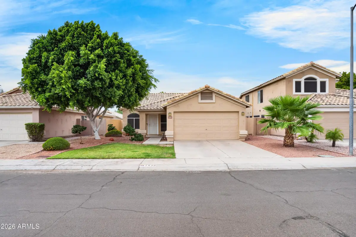 7439 W Louise Drive, Glendale, AZ 85310 - #1