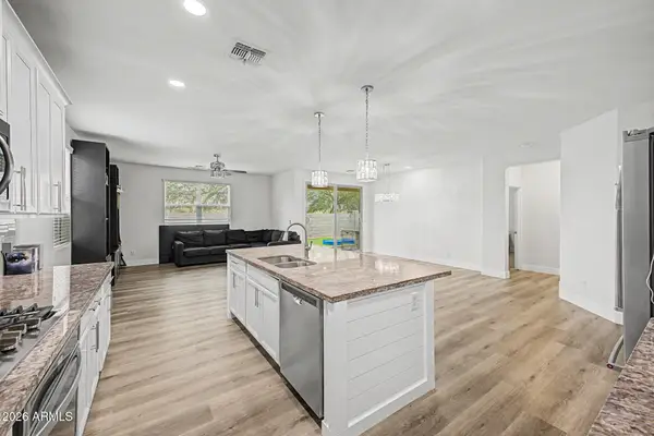 7321 N 123rd Drive, Glendale, AZ 85307