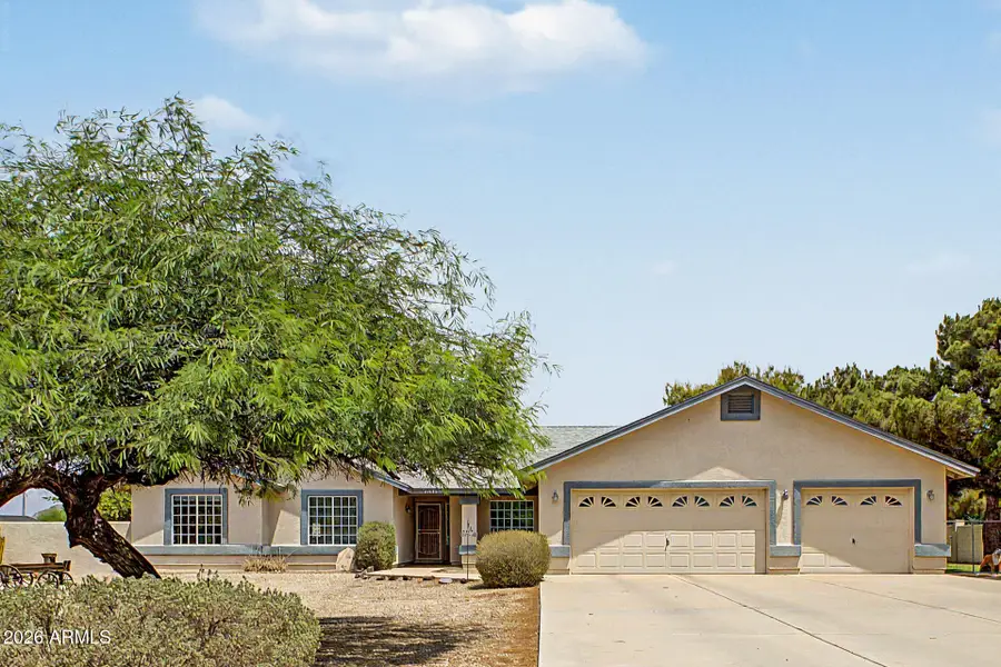 25438 W Pueblo Avenue, Buckeye, AZ 85326 - #2