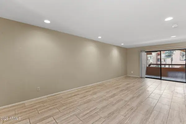 12212 N Paradise Village Parkway S #206, Phoenix, AZ 85032
