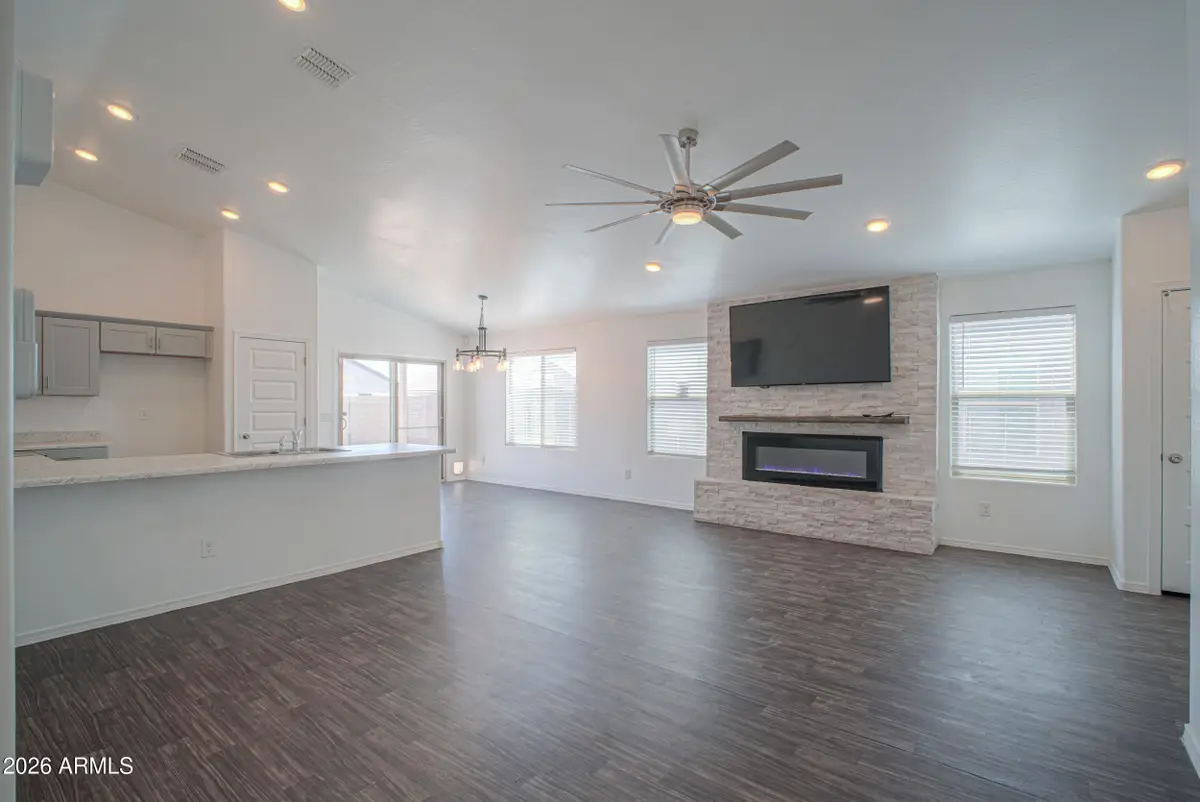 961 W Prior Avenue, Coolidge, AZ 85128 - #1