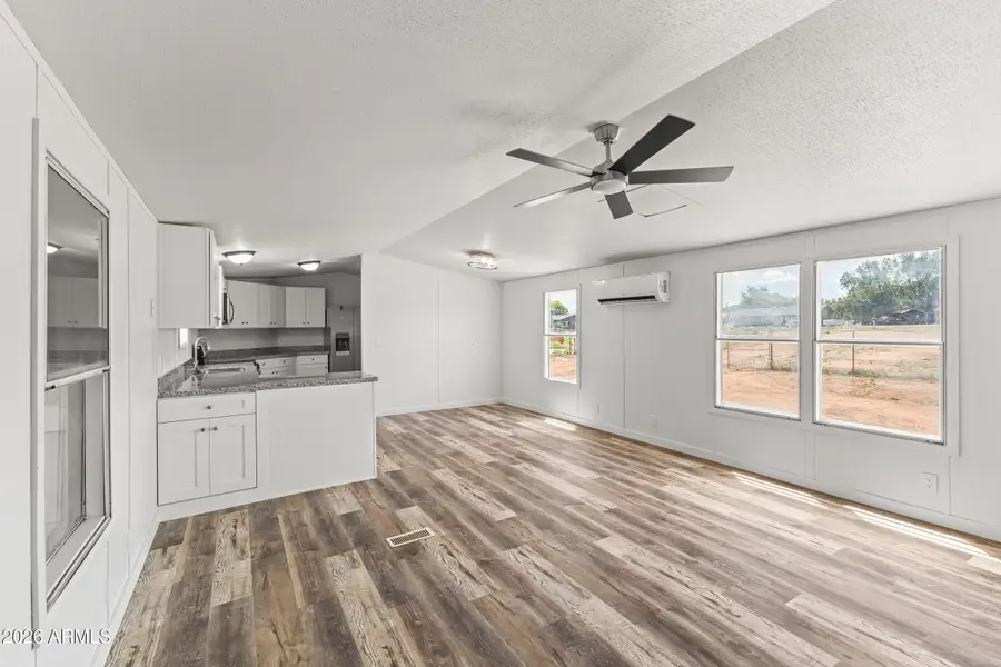 1460 W 8th Street N, Saint Johns, AZ 85936 - #3