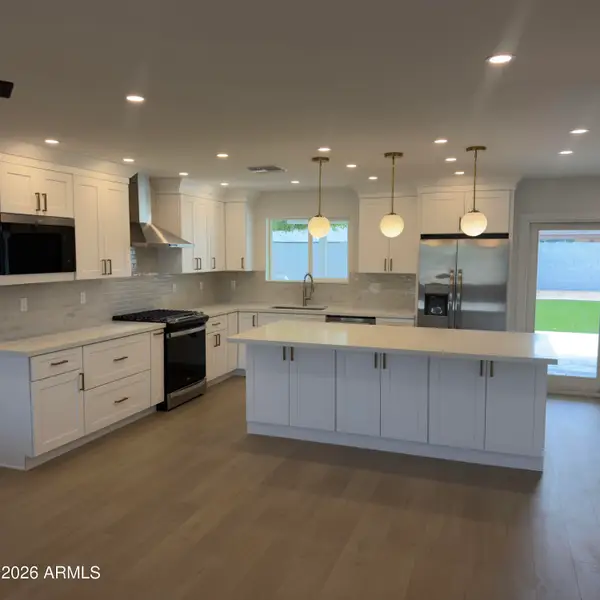 2833 E Sierra Street, Phoenix, AZ 85028