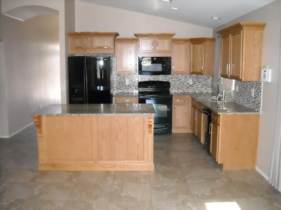 37012 W Leonessa Avenue, Maricopa, AZ 85138 - #2
