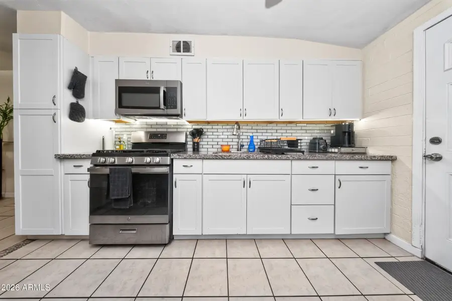 6446 W Piccadilly Road, Phoenix, AZ 85033 - #3