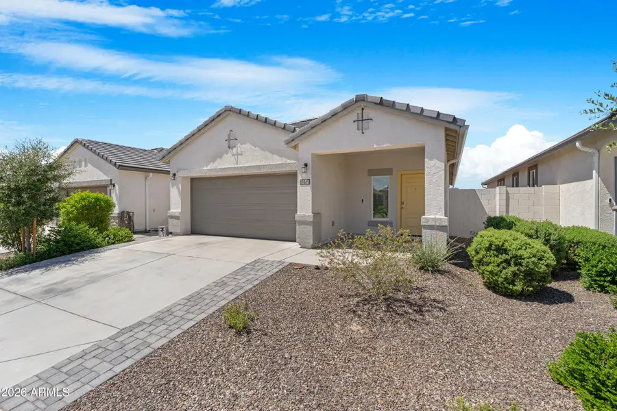 3258 W Stanton Avenue, Apache Junction, AZ 85120 - #3