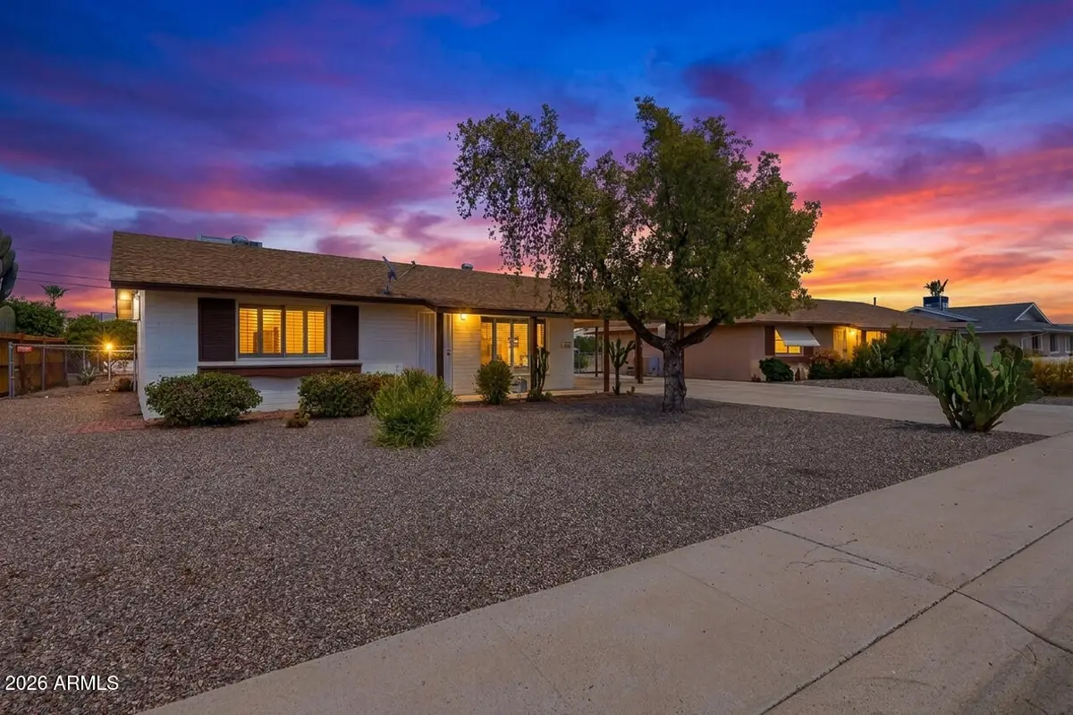 11042 W Canterbury Drive, Sun City, AZ 85351 - #1