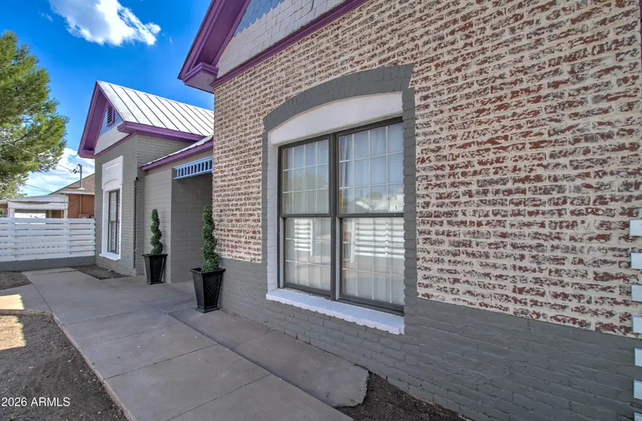 258 S Sutherland Street, Globe, AZ 85501 - #2