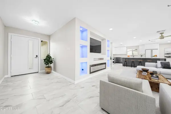 8202 E Whitton Avenue, Scottsdale, AZ 85251