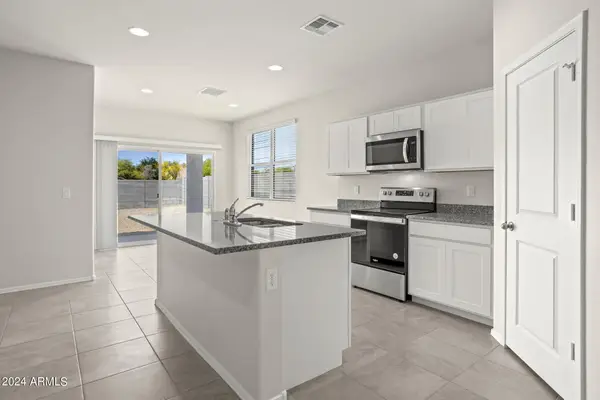 1356 W Shannons Way, Coolidge, AZ 85128
