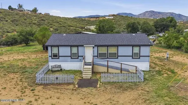 10545 E Janet Way, Dewey, AZ 86327