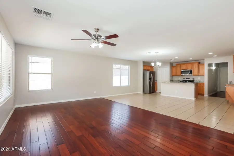 1069 W Desert Hills Drive, San Tan Valley, AZ 85143 - #3