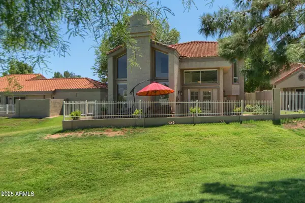 4020 E Laurel Lane, Phoenix, AZ 85028