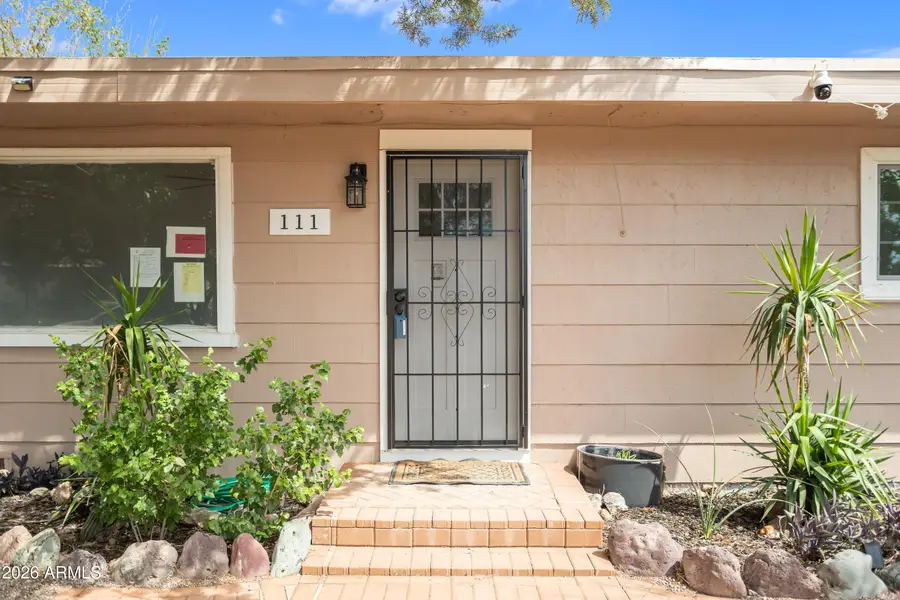 111 E Apache Street, Huachuca City, AZ 85616 - #2
