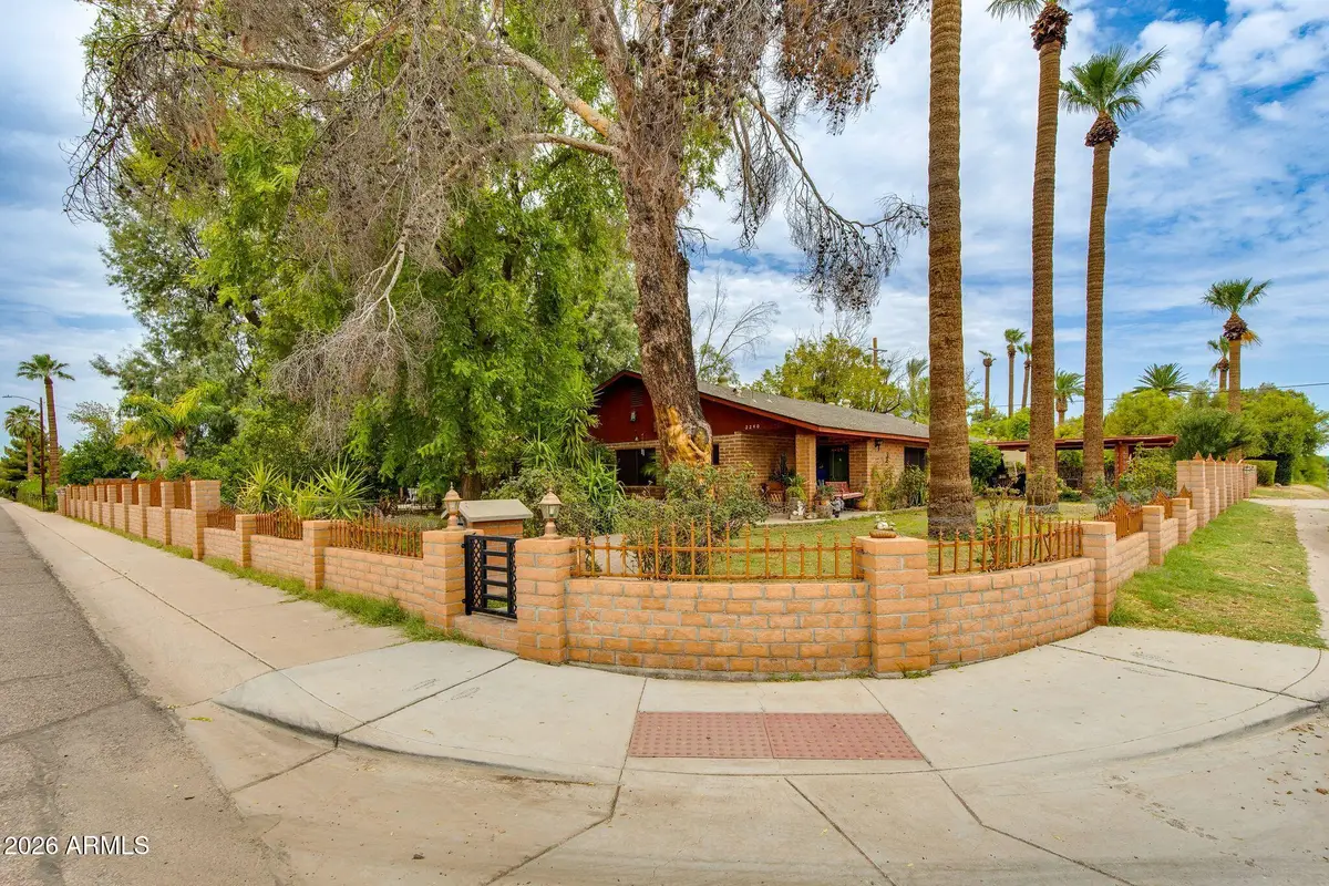 2240 E Whitton Avenue, Phoenix, AZ 85016 - #1