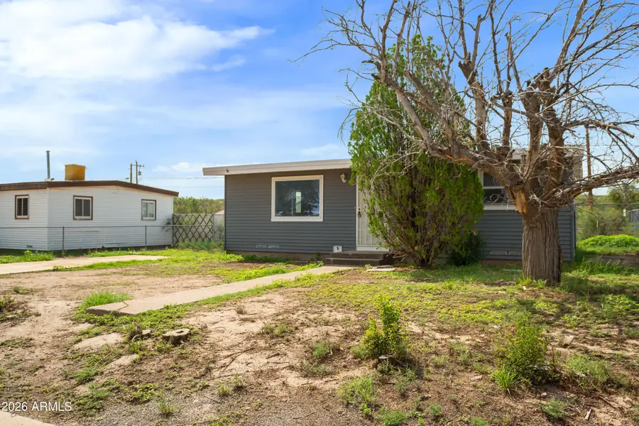 106 E Apache Street, Huachuca City, AZ 85616 - #2