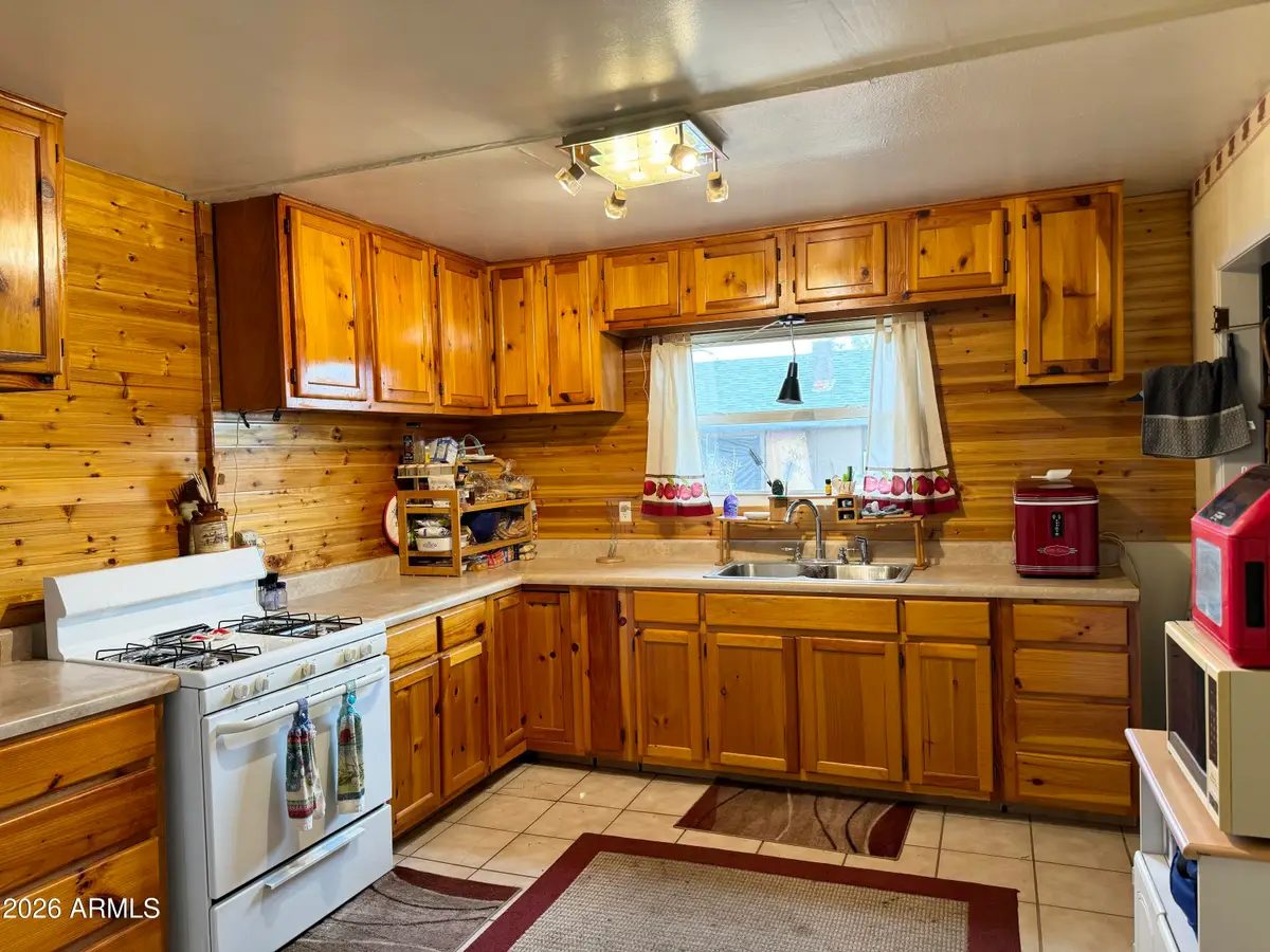 901 N Prairie Avenue, Winslow, AZ 86047 - #1