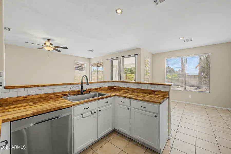 1819 W Nighthawk Way, Phoenix, AZ 85045 - #2