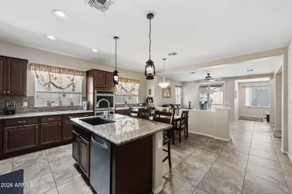 424 E Canyon Rock Road, San Tan Valley, AZ 85143