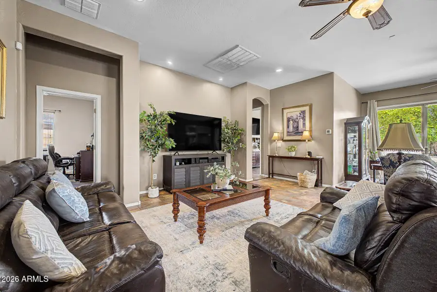 8602 W Helen Lane, Glendale, AZ 85305 - #2