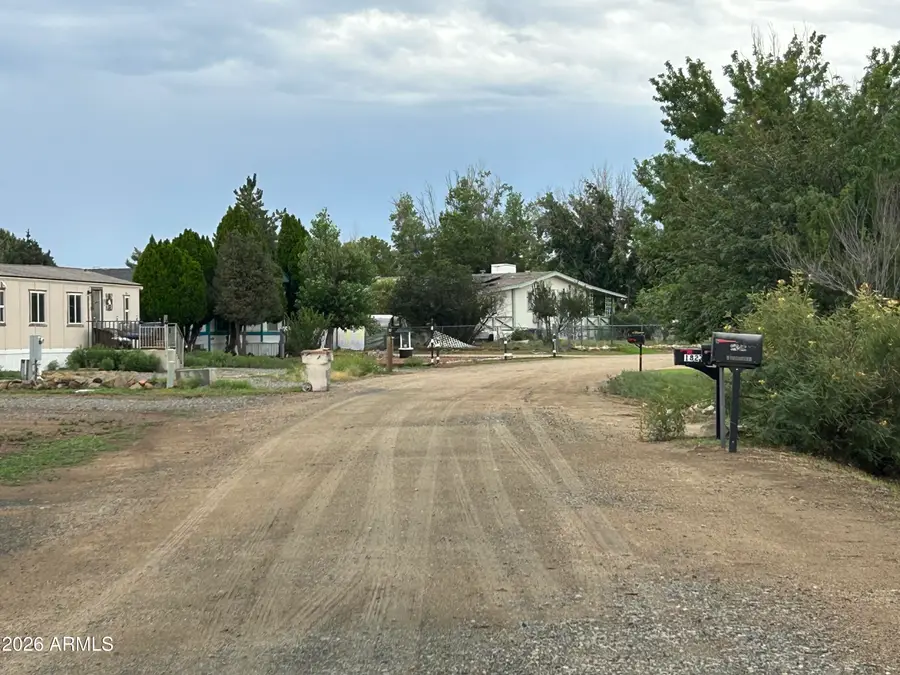 18318 S Frontier Road #328, Peeples Valley, AZ 86332 - #2