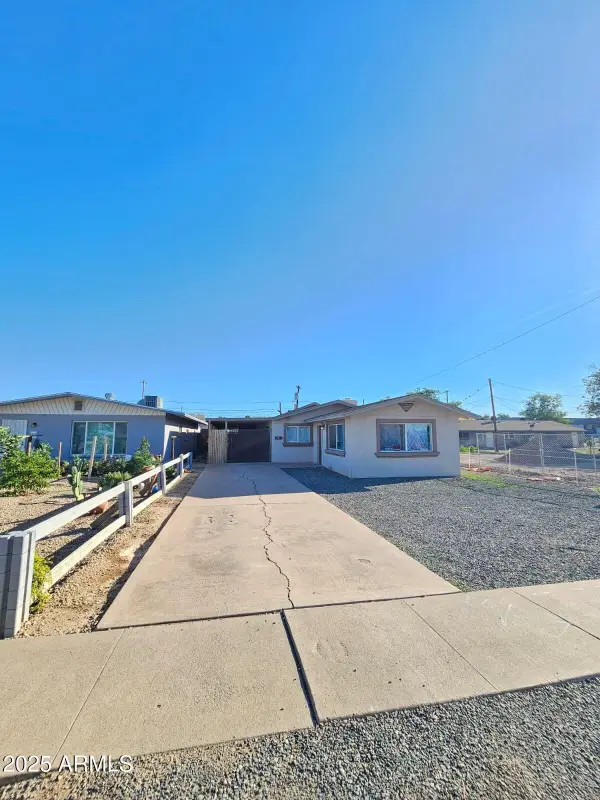 5951 W Glenn Drive, Glendale, AZ 85301