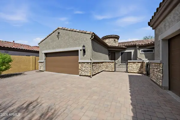 1842 N Red Cliff, Mesa, AZ 85207