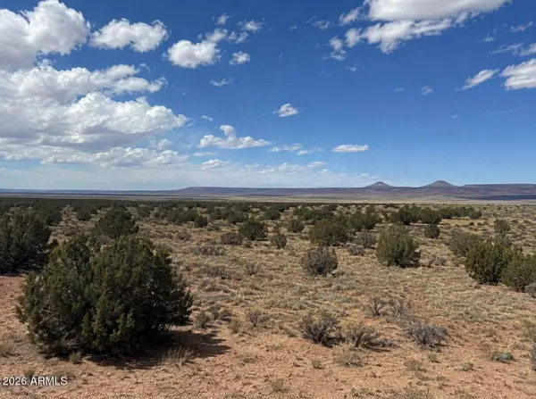 0 Arizona Ranchos -- #32, Sun Valley, AZ 86029