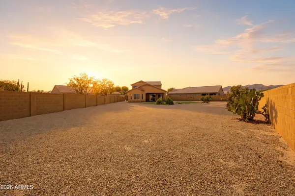 17922 W Lawrence Lane W, Waddell, AZ 85355