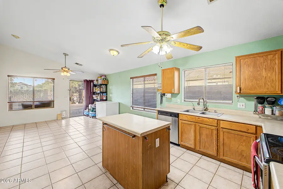 1096 E Graham Lane, Apache Junction, AZ 85119 - #3