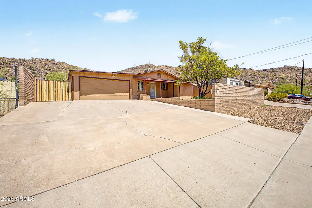 1516 W Shangri La Road, Phoenix, AZ 85029 - #1