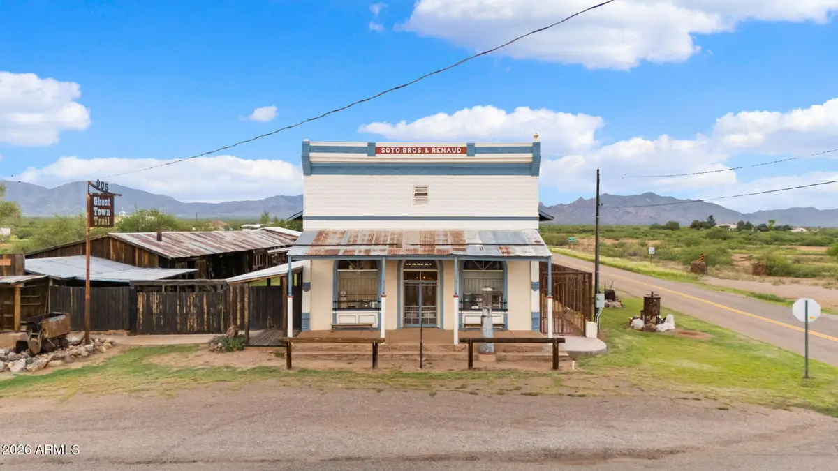 905 Ghost Town Trail, Pearce, AZ 85625 - #1